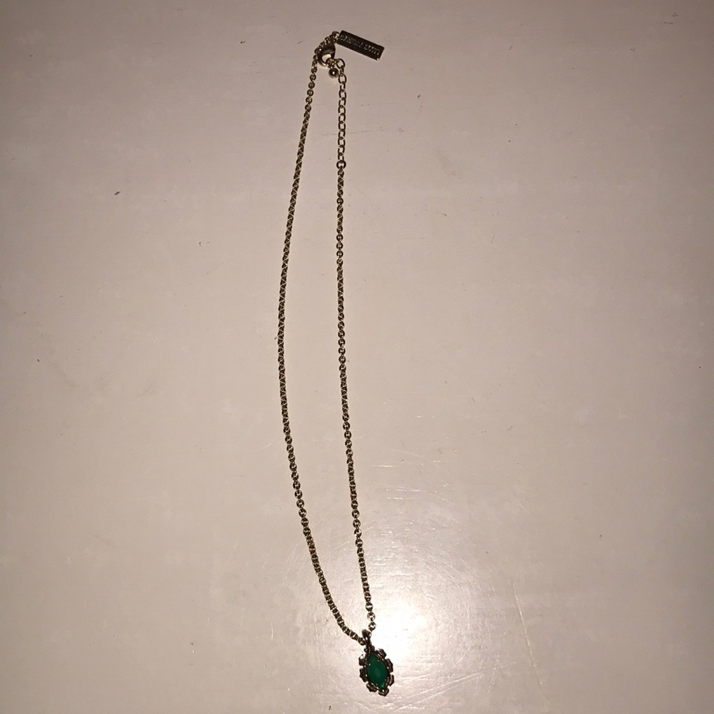 Green Kendra Scott necklace